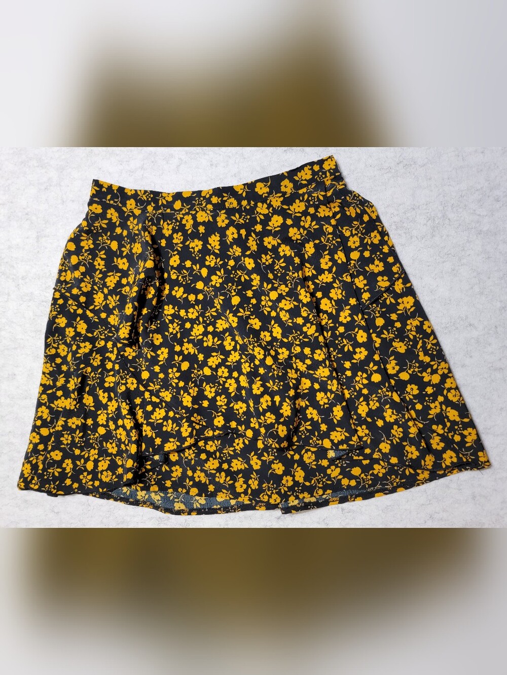 NWT Topshop Black & Yellow Floral Ruffle Mini Skirt Size 2